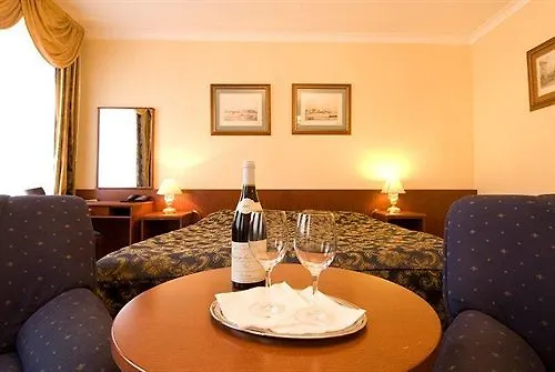 Hotel Petr Karlovy Vary 4*,  Csehország